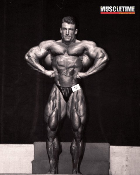 mr-olympia-bw-43 2