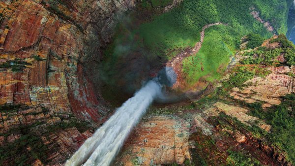 DragonWaterfall ROW2079531837 UHD