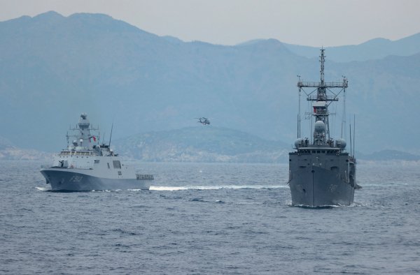 IMG viter59 TCG Burgazada TCG Göksu
