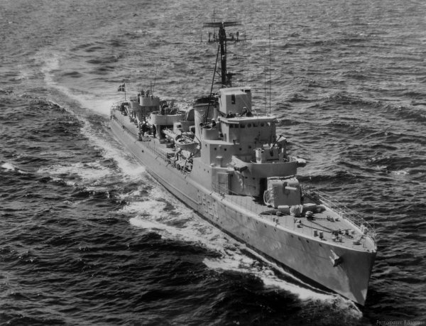 IMG viter59 HDMS Huitfeldt 1961