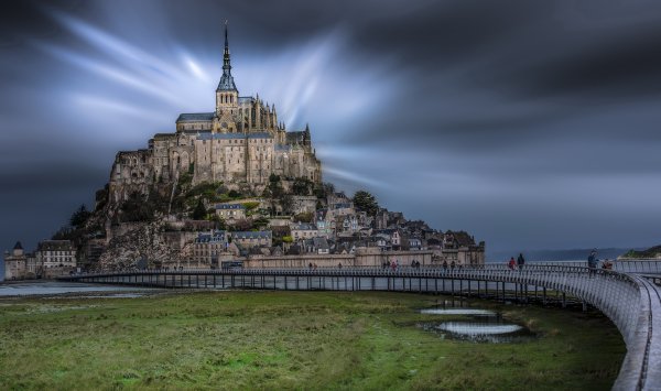 mont-saint-michel-arkhitektura-peizazh
