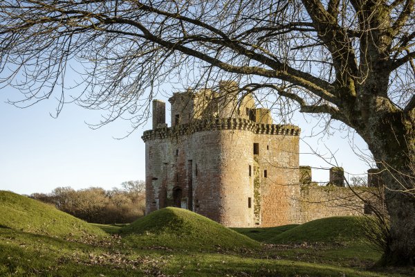 Caerlaverock Castle (32249915025)