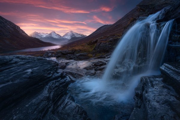 Romsdalen-valley-rauma-river-romsdal-alps-norway-dolina-ro-2