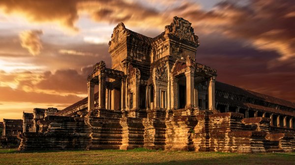 Angkorwatdetail gettyimages-523345872 3840x2160