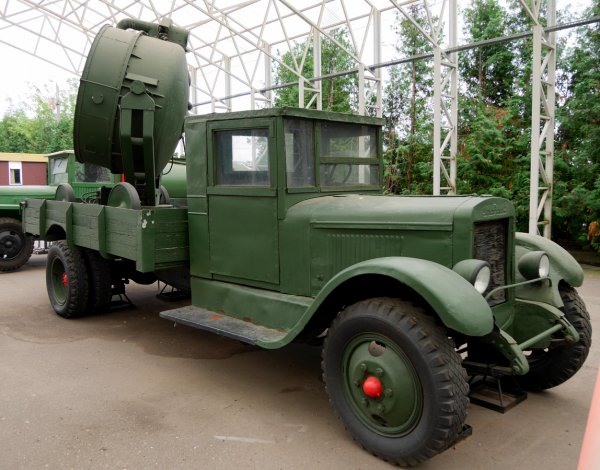зенитная прожекторная станция на базе ЗИС-12