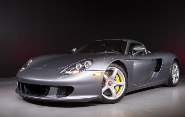 PORSCHE CARRERA GT (2005г.)