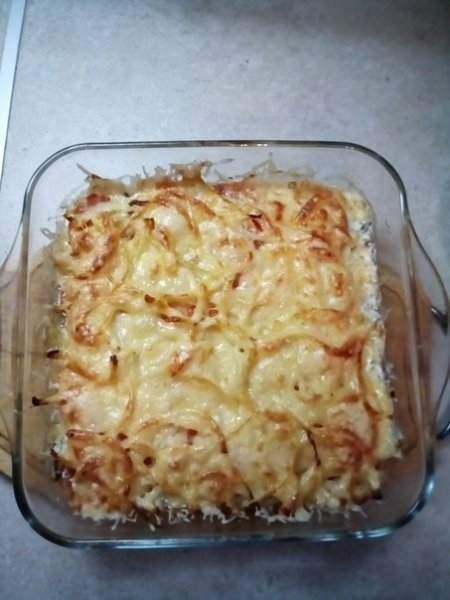Рыба, запеченная с помидорами и сыром
