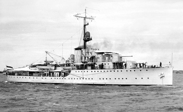 IMG viter59 HNLMS Flores