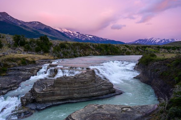Chili-patagoniia-priroda-peizazh-gory-reka