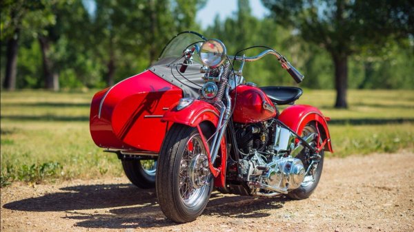 HARLEY-DAVIDSON FL KNUCKLEHEAD WITH SIDECAR (1947г.)