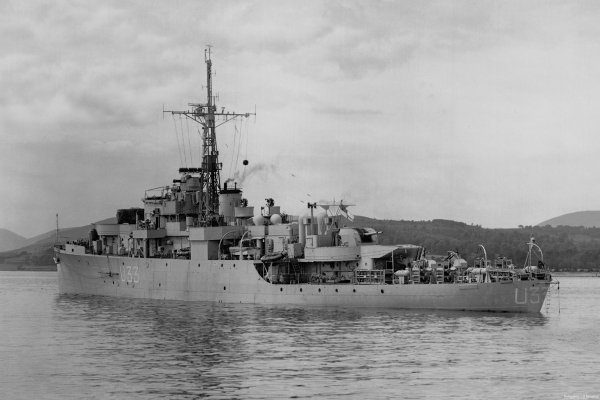 IMG viter59 HMS Opossum 1945
