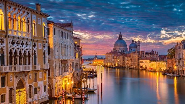 VeniceCarnival ROW3007592985 UHD