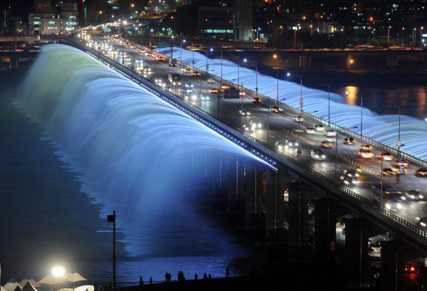 Мост Banpo в Сеуле Южная Корея