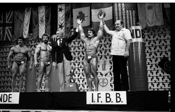 IFBB-Mr-Universe-Mike-Mentzers-Perfect-300