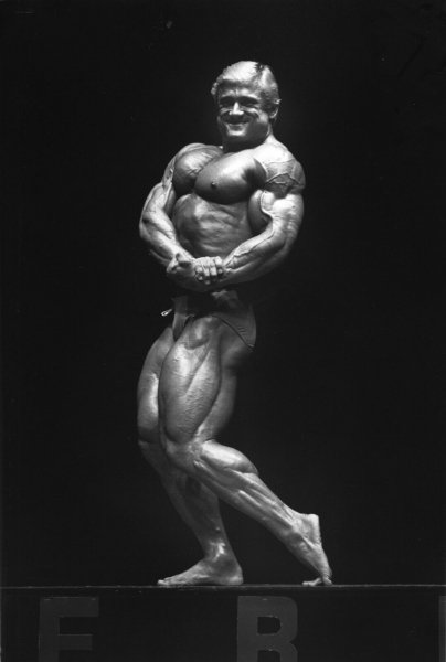 Tom-Platz-1981-Original-Vintage-8X10-BW-Print-001