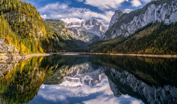 Avstriia-gory-ozero-osen-peizazh-alpy-priroda-austria-mounta