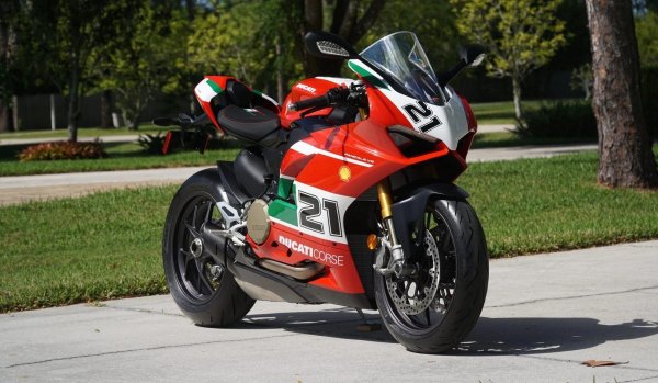 DUCATI PANIGALE V2 BAYLISS (2023г.)