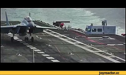 гифки-самолет-авианосец-военная-техника-