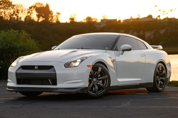 NISSAN GT-R (2011г.)