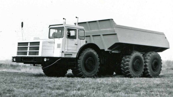 МОАЗ-7502