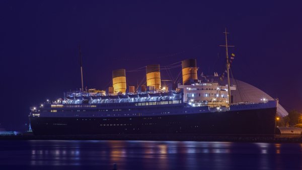 QueenMary ROW0248943301 UHD