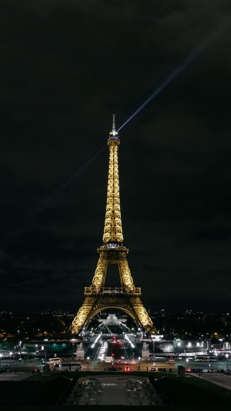 eiffel tower paris night city 126429 2160x3840