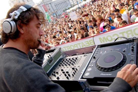 Benny Benassi - Love is gonna save us (Dmitry Glushkov remix)