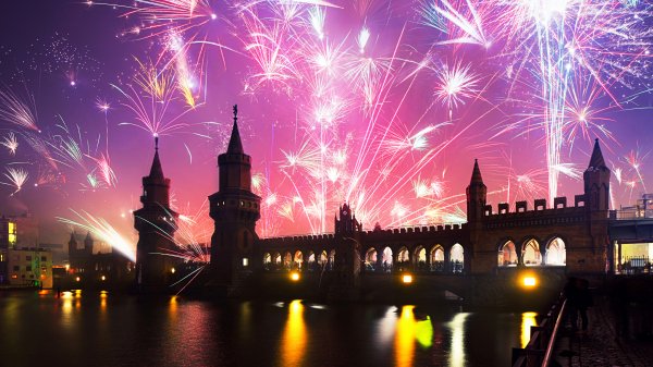 GermanyNewYear ROW1011878383 UHD