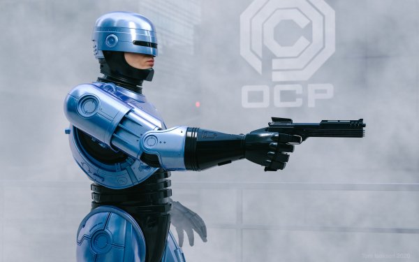 RoboCop-science-fiction-movies-cyborg