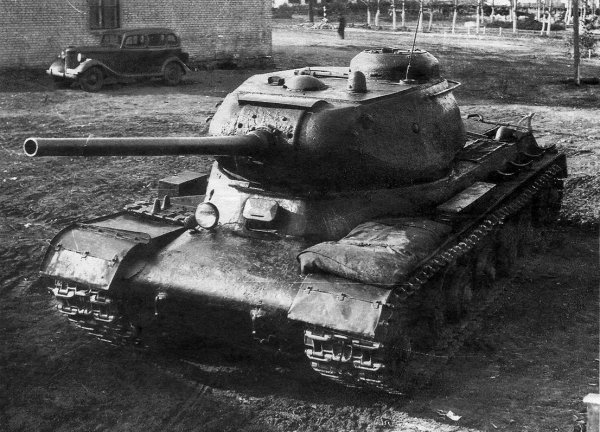 танк ИС-1