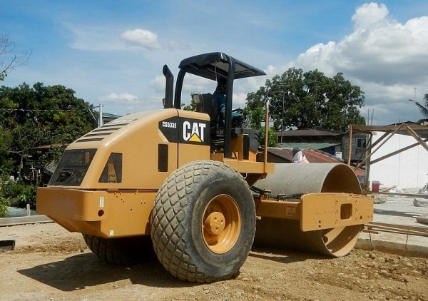 CATERPILLAR CS-533E