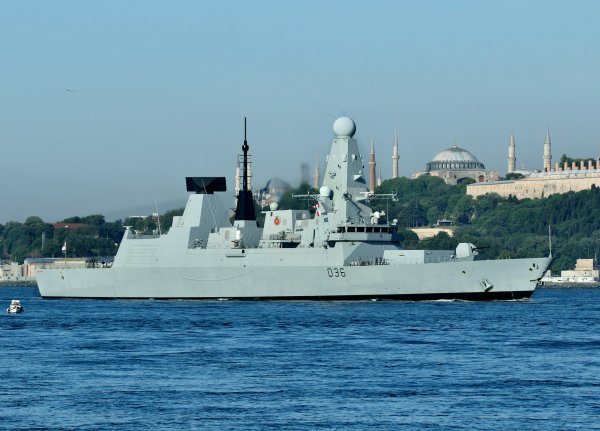 IMG viter59 HMS Defender