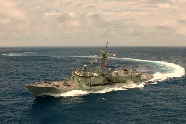 IMG viter59 HMAS Sydney FFG-03