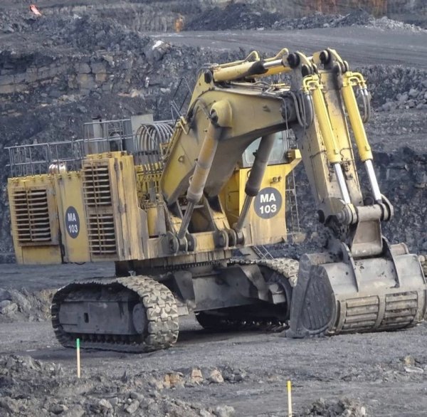 KOMATSU PC3000