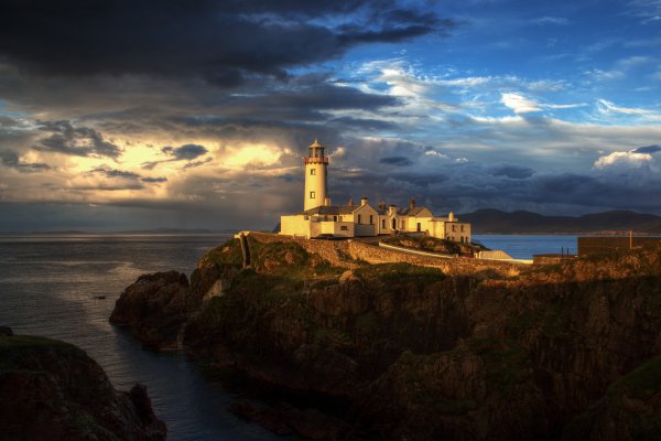 more-peizazh-skaly-maiak-irlandiia-donegal-fanad-head-ligh-3