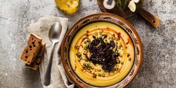 Фава - греческая закуска из гороха и красного лука