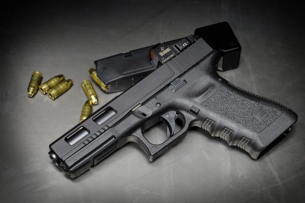 glock-17-samozaryadnyy-7073