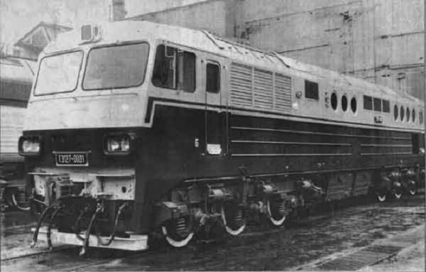 Опытный тепловоз ТЭ127