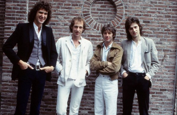 Dire Straits - Money for nothing банк ренесанс кредит