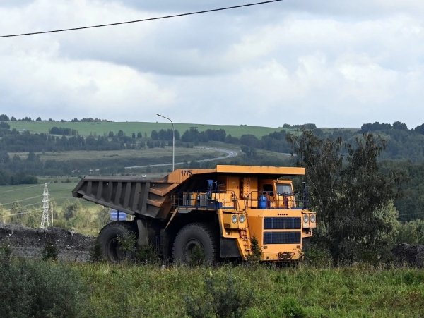 БелАЗ-75306