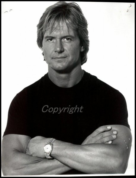 Roddy-Piper-8x10-Headshot-Photo-w-resume