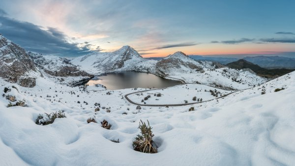 WinterCovadonga ROW0034591599 UHD