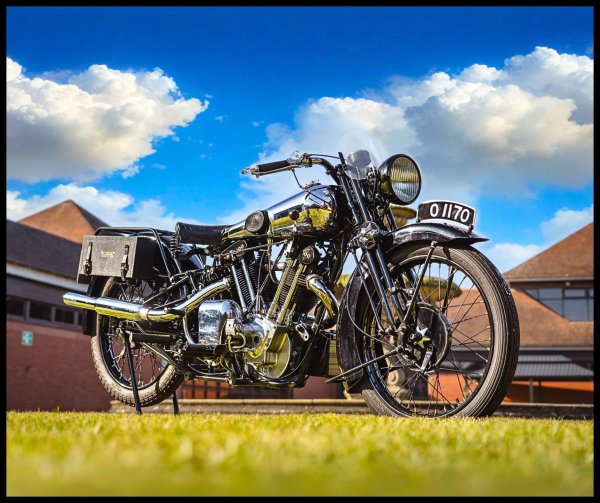 BROUGH SUPERIOR SS100 (1930г.)