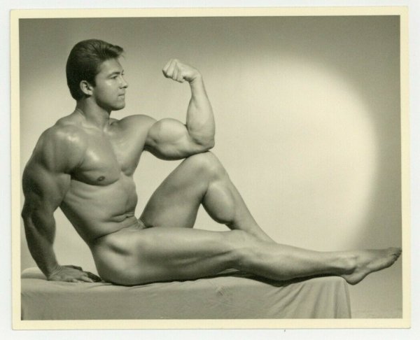 Larry-Scott-1950-Western-Photography-Guild-Beefcake-Photo (