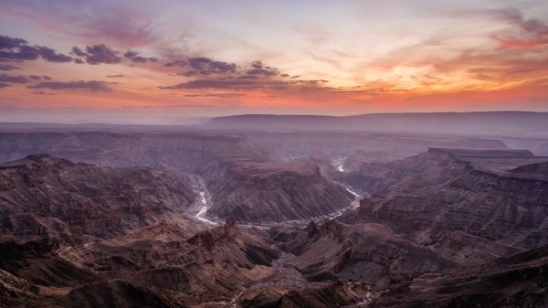 NamibiaCanyon ROW0680691554 UHD