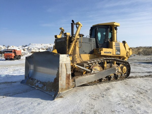 KOMATSU D275