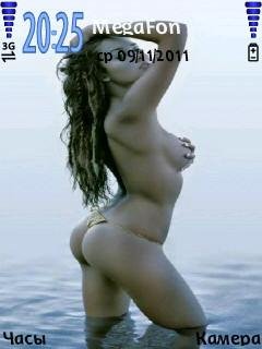 girl in sea18