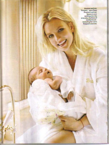 Britney Spears - Beby One More Time