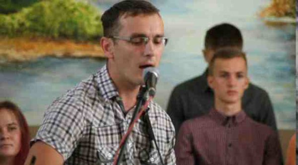 ЦЕРКВА ''ДРУЖБА'' - Вновь меня милость Божья в белый наряд одела песня