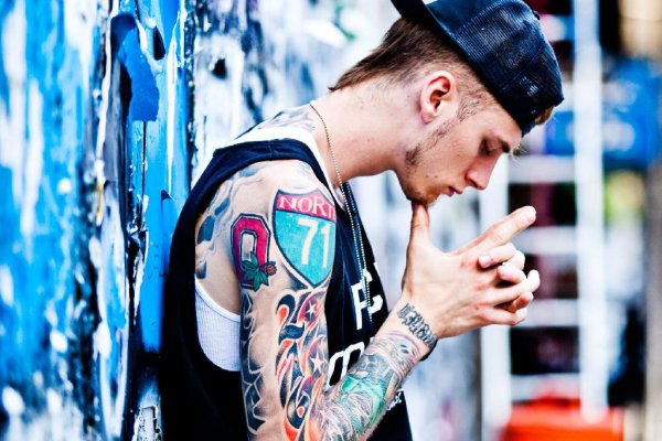 Machine Gun Kelly - Chill Bill ft. Tezo &amp; Dub-o (remix)